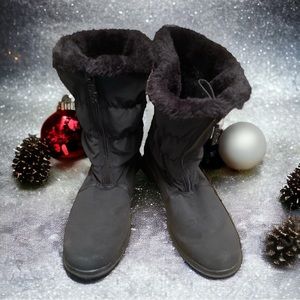 TOTES Women’s Black Rikki Front Zip Faux Fur Lined Winter Boots 6.5